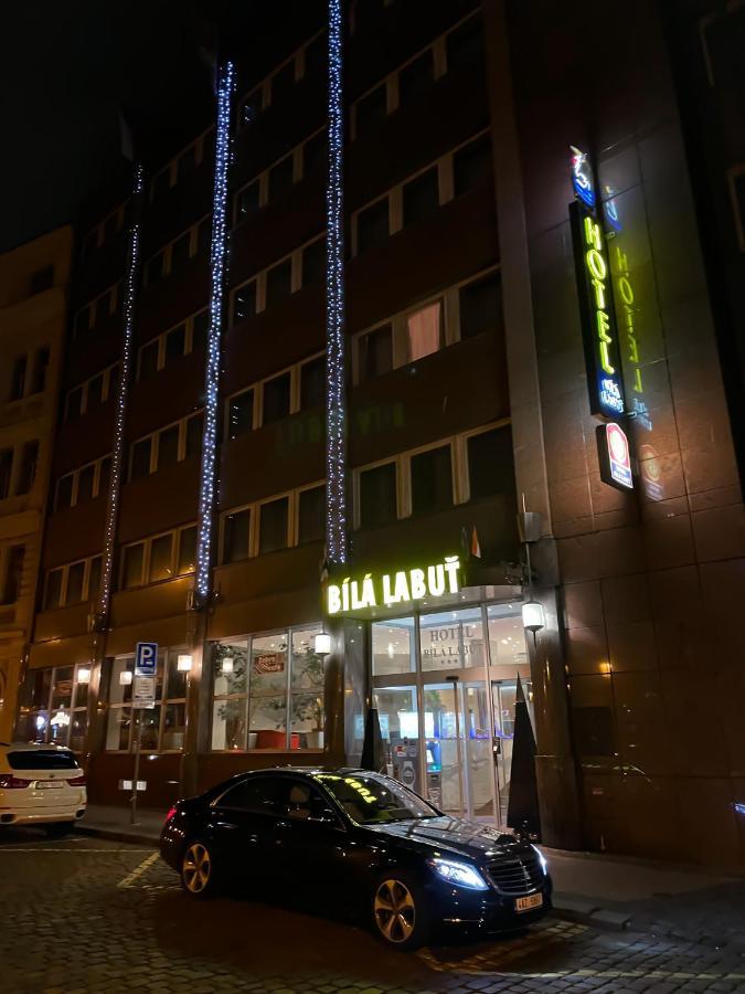 Luxury Family Hotel Bila Labut Прага Экстерьер фото